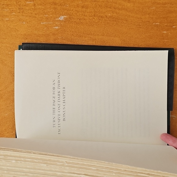 Three Dark Crowns & One Dark Throne Hardback Young Adult Books - Picture 9 of 10